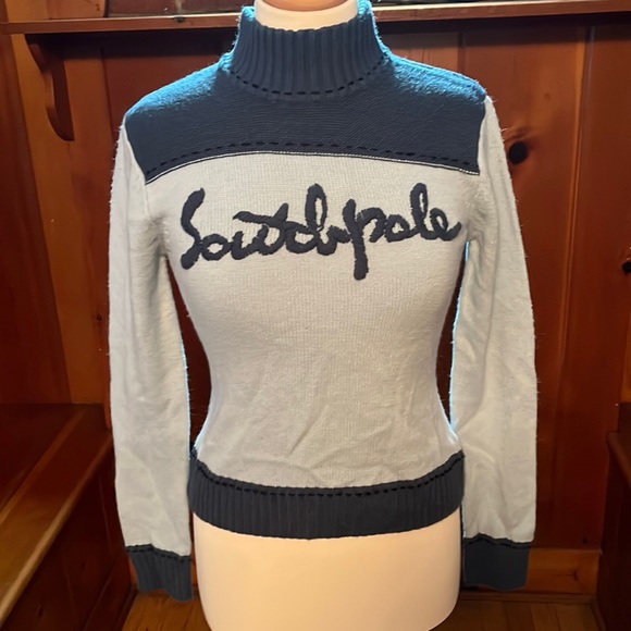 Medium Sweater - Picture 1 of 13